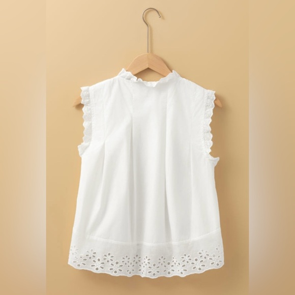 White Eyelet Lace Sleeveless Top - Picture 5 of 13